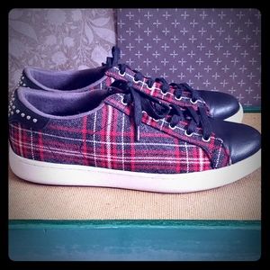Aldo Abauvia plaid/stud lace ups size womans 9